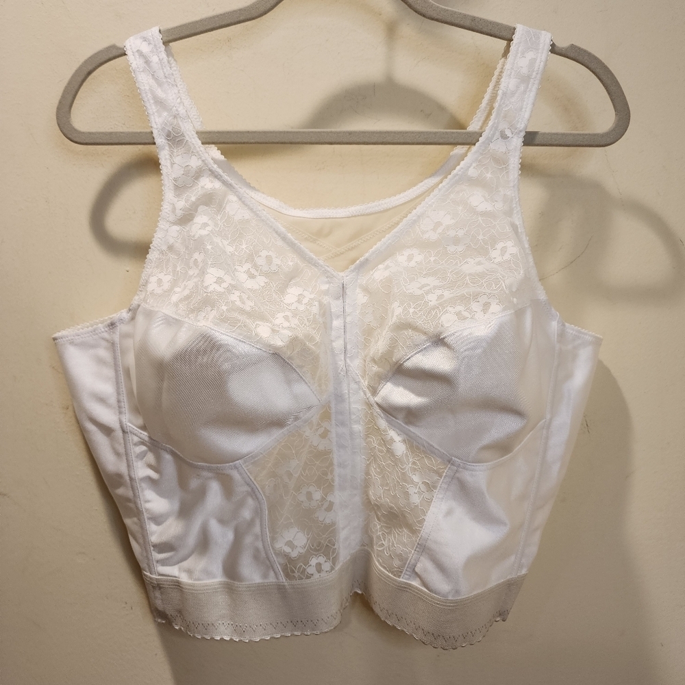 Exquisite Vintage White  Full Coverage Bra with Lace Size 46C